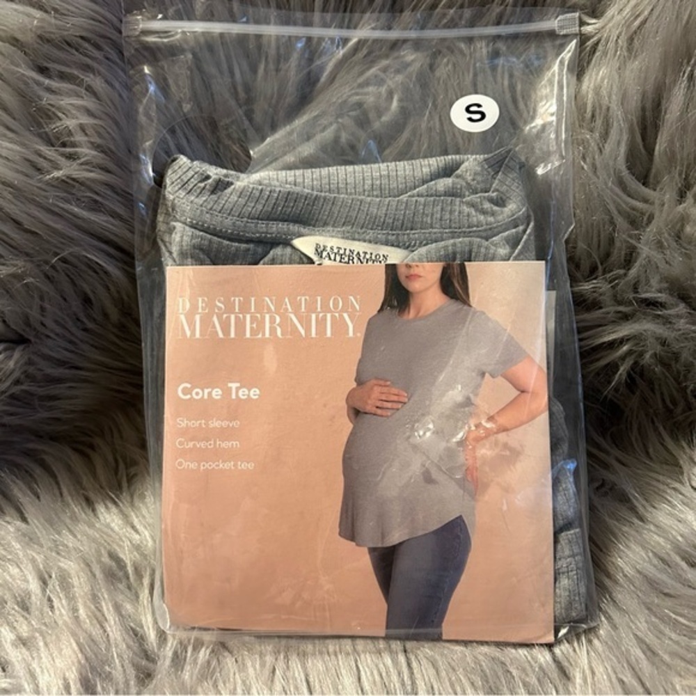 Destination Maternity Core Tee Women Size Small Short‎ Sleeve One Pocket T-Shirt